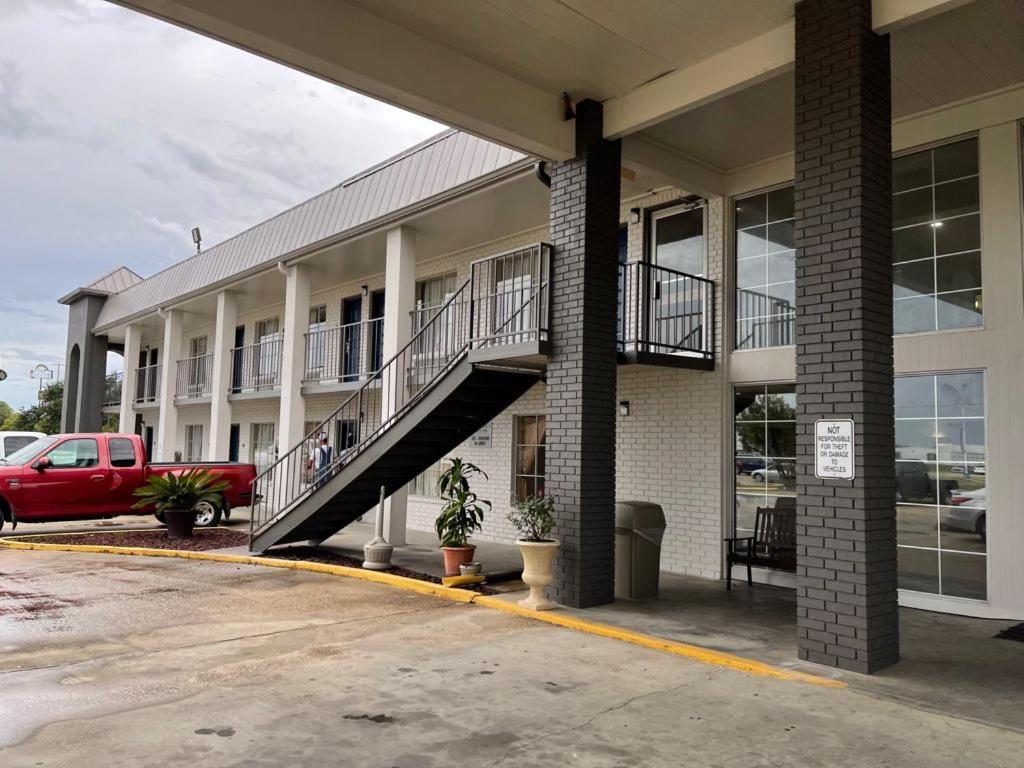 Super 8 By Wyndham New Iberia Motel Ngoại thất bức ảnh