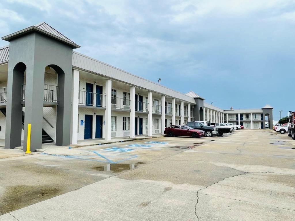 Super 8 By Wyndham New Iberia Motel Ngoại thất bức ảnh