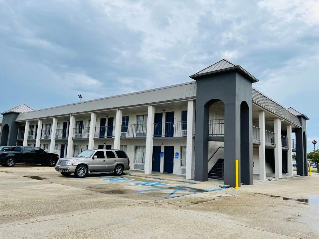 Super 8 By Wyndham New Iberia Motel Ngoại thất bức ảnh