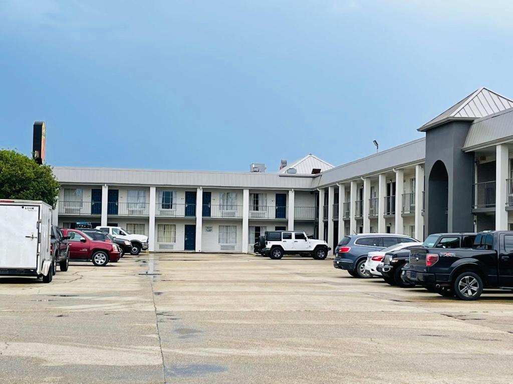 Super 8 By Wyndham New Iberia Motel Ngoại thất bức ảnh