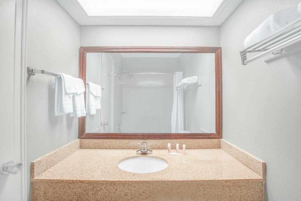 Super 8 By Wyndham New Iberia Motel Ngoại thất bức ảnh